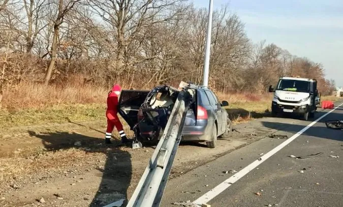 Відбійник проштрикнув автомобіль: на Львівщині загинув екстренер «Волині» (фото)