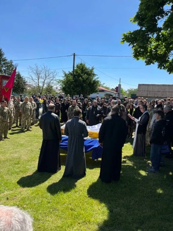 На Волині попрощалися з померлим воїном Сергієм Деркачем (фото)