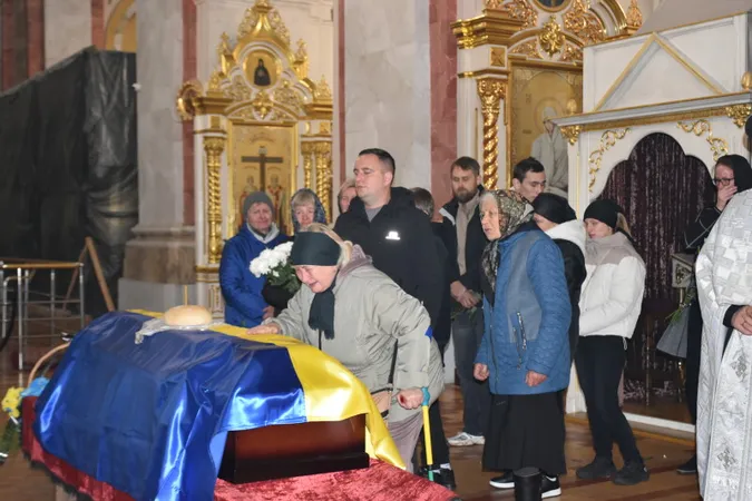 У Луцьку провели в останню дорогу Героя Ігоря Охремчука (фото)