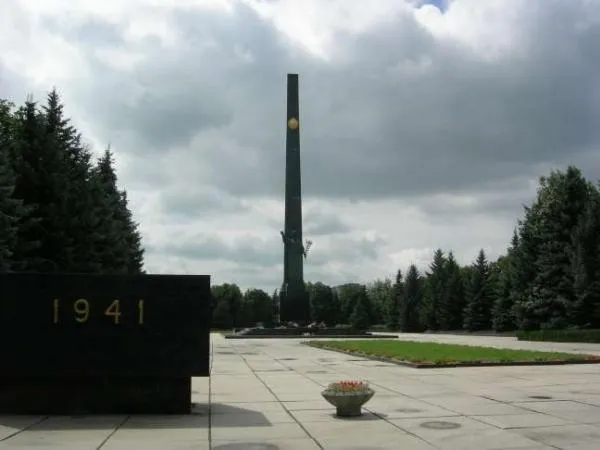 На Меморіалі Вічної Слави хочуть змінити дату війни 