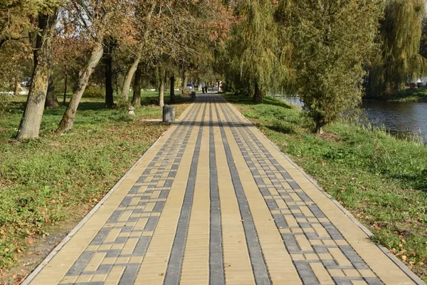 Як змінився центральний парк Луцька (фото)