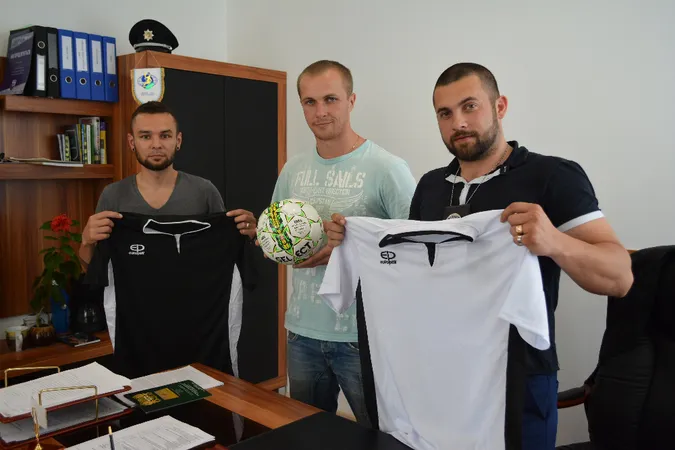 Патрульній поліції презентували футбольну форму (фото)
