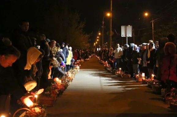 До церкви можна: як на Волині святити паску в комендантську годину (відео)