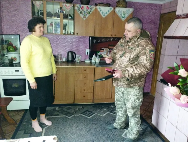 Матері загиблого волинянина Демида Челядина вручили нагороду (фото)