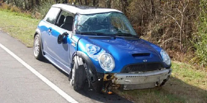 У Луцькому районі зіткнулися ЗІЛ та Mini Cooper – постраждала водійка
