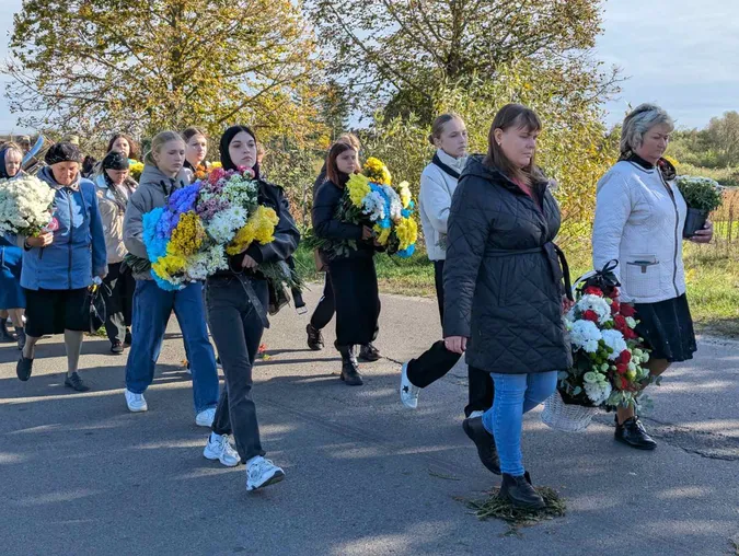 На Волині попрощалися із 24-річним захисником Петром Жуком (фото)