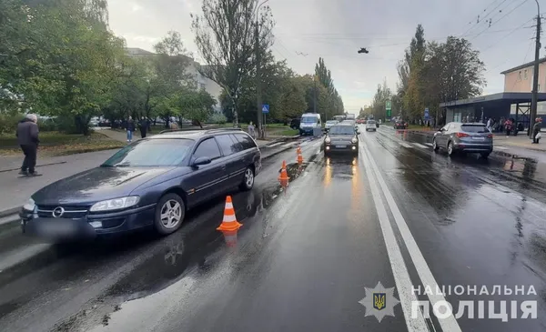 Дві ДТП на переході: у Луцьку авто збило неповнолітню, а в Нововолинську – пенсіонера (фото)