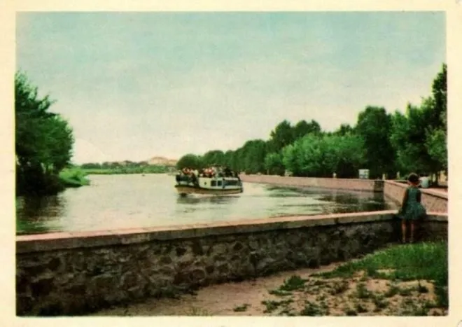 Фонтани, дельфіни, сплави річкою: гаряче літо у Луцьку у 70-80-х роках