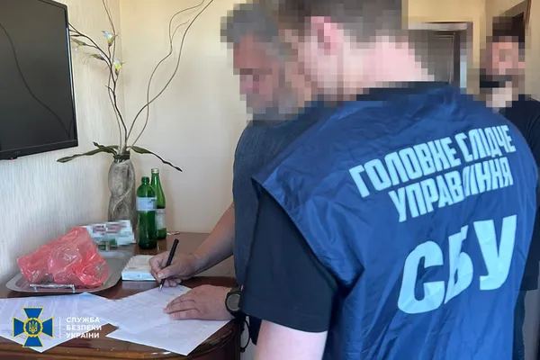 $5 тисяч за втечу: СБУ затримала депутата Волинської облради (фото)