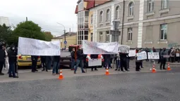 Під стіни Луцькради знову прийшли підприємці ринків (фото, відео)