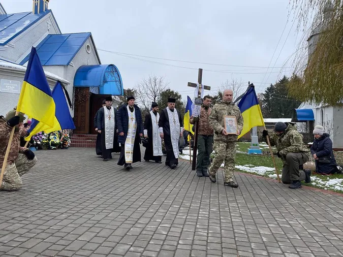 У Нововолинську провели в останню путь загиблого на війні Героя (фото)