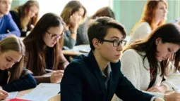 Всі вакциновані: єдина школа в Луцьку відновила очне навчання для всіх класів (відео)