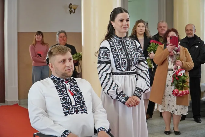 На Великдень на Волині побралися ветеран Олександр Іванісов та його обраниця Юлія