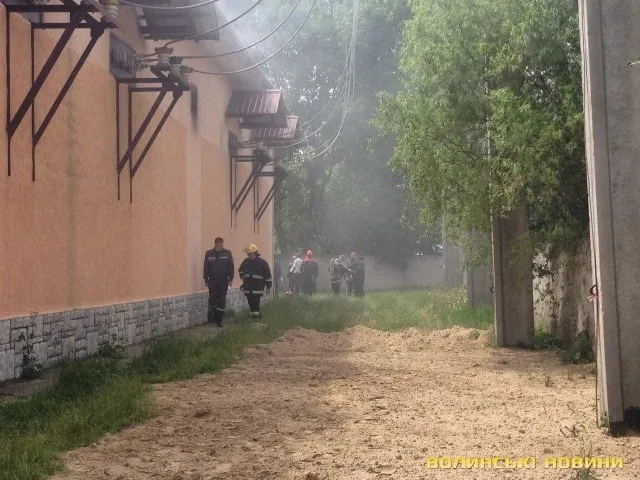 У Луцьку на елетропідстанції – пожежа (фото)