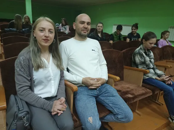 На підтримку ЗСУ: у Підгайцівській громаді влаштовують благодійні кіноперегляди (фото)