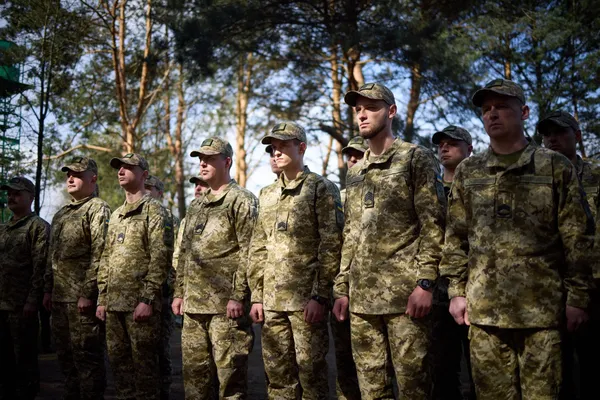 Перевірив кордон та вручив нагороди: що Зеленський робив на Волині (фото)