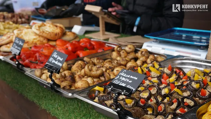 Як минув перший день ювілейного Food Fest у Луцьку (фото)