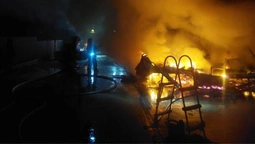 Під Луцьком – пожежа: на подвір'ї горів трейлер (фото)