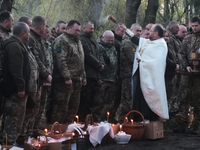 Бійці князівської бригади з Волині відзначили Великдень на фронті (фото)