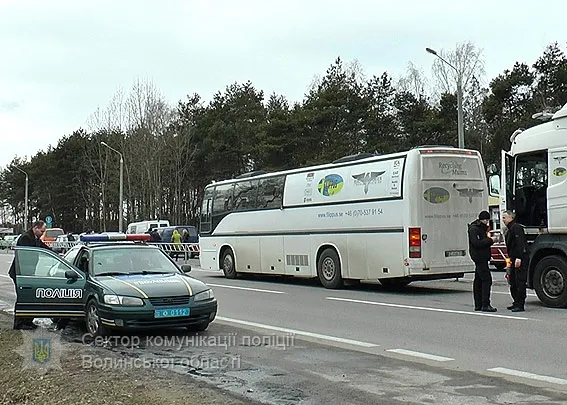 На Волині перевірили поліцейських, які контролюють митні пости 