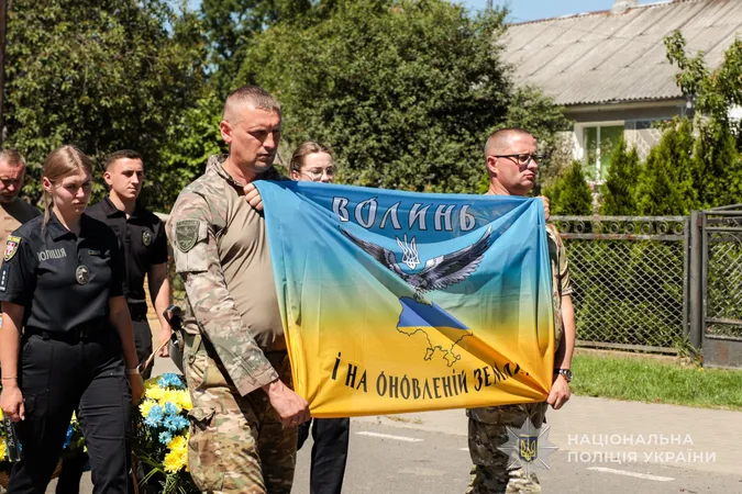 На Горохівщині попрощалися із поліціянтом Юрієм Кривошапкою (фото)