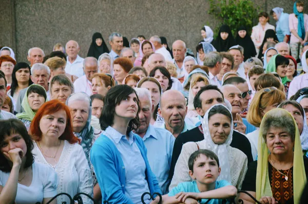 Лучани чекали, коли ж Патріарх вийде до них