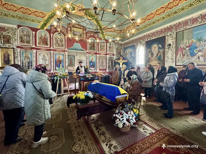 Навіки в строю: на Волині попрощалися з захисником Василем Шиленіним