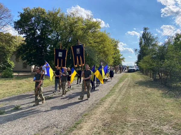 На Волині попрощалися з воїном Вадимом Королюком, який загинув 5 місяців тому (фото)