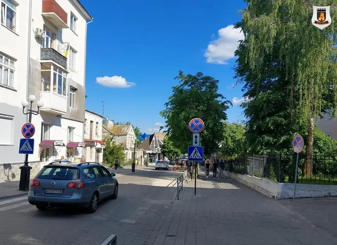 Нові знаки: у центрі Луцька трохи змінили схему дорожнього руху (фото, відео)