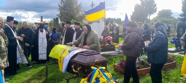 Понад рік чекали на звістку: на Волині поховали захисника Івана Міневича (фото)