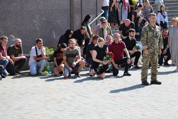У Луцьку провели в останню путь загиблого захисника Олександра Мартинюка (фото)