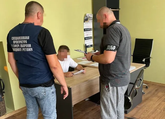 30 українських службовців підозрюють у розкраданні 138 мільйонів для ЗСУ