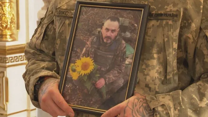 У Луцьку попрощалися із загиблим на Донеччині Артуром Задоянним (фото)