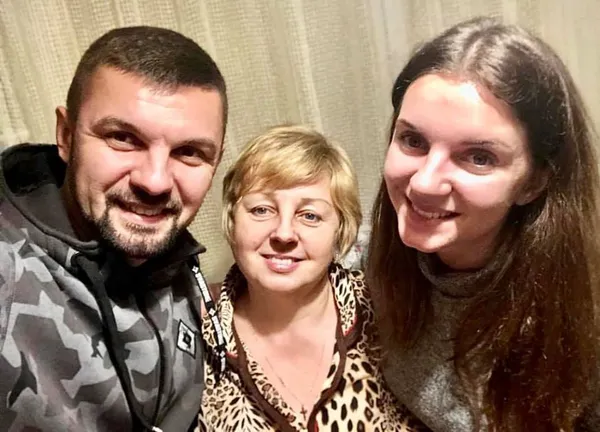Із Днем матері: відомі волиняни привітали найрідніших (фото)