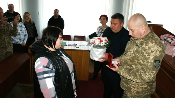 У Рожищі родинам загиблих воїнів вручили державні нагороди (фото)