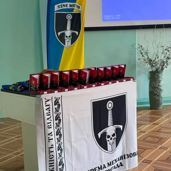 У Луцьку родинам полеглих бійців 33-ї ОМБр вручили посмертні ордени «Хрест героя» (фото)