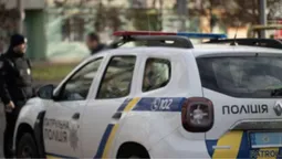 Скандал у Локачах: двоє патрульних слухали російську музику і побили дівчат (відео)