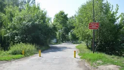 Болард у центральному парку Луцька знову на ремонті (фото)
