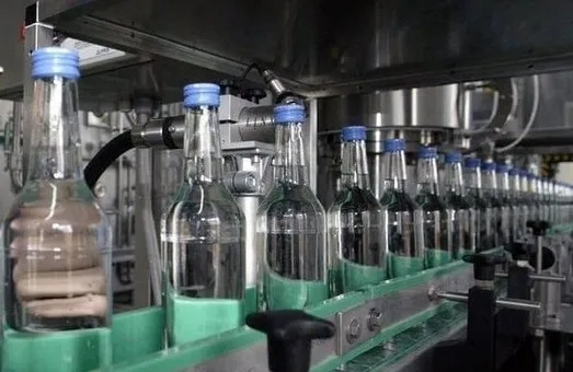 Фіскали розповіли про результати обшуків на спиртзаводі в Луцьку 
