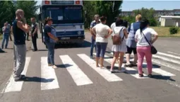 На Донеччині шахтарі перекрили трасу: вимагають заборговану зарплату (фото)