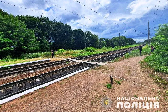 У Рівному чоловік кинувся під потяг і загинув, особу встановлюють (фото)