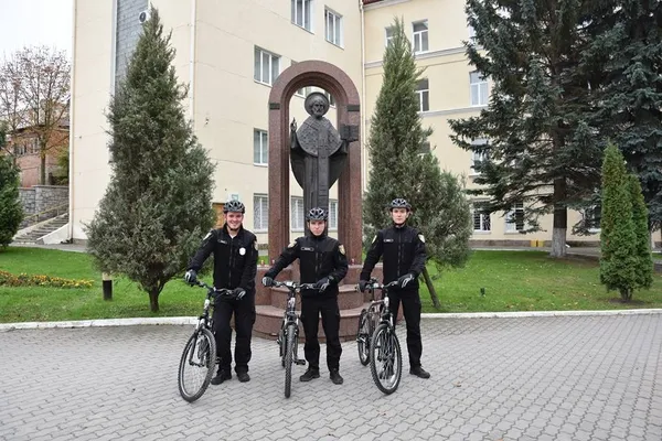 Луцькі муніципали пересіли на велосипеди (фото)
