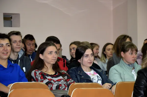 Одна з луцьких бібліотек поповнилася новими книгами від професорки (фото)