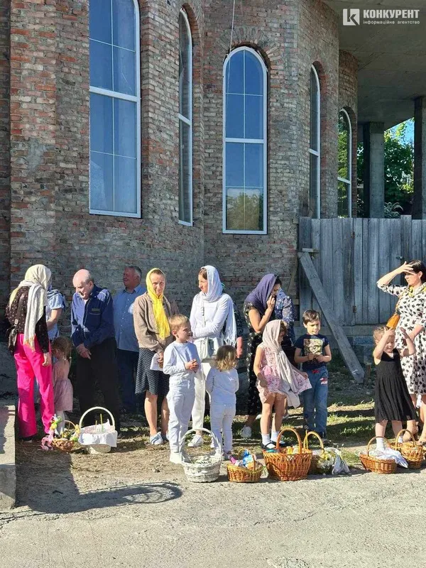 У церкві Луцька, яка загорілась напередодні Великодня, святили паски (фото)