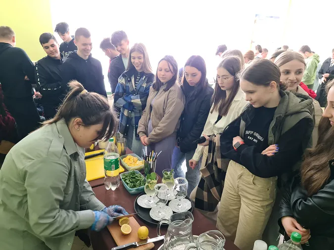 Тортики, напої та печиво: у Підгайцях до Дня кондитера влаштували смачний майстер-клас (фото)