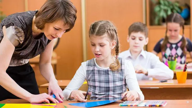 Профспілка просить Кабмін підвищити зарплату вчителям