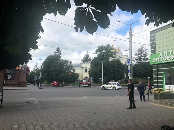 Центр Луцька перекритий і для людей, і для машин (фото)