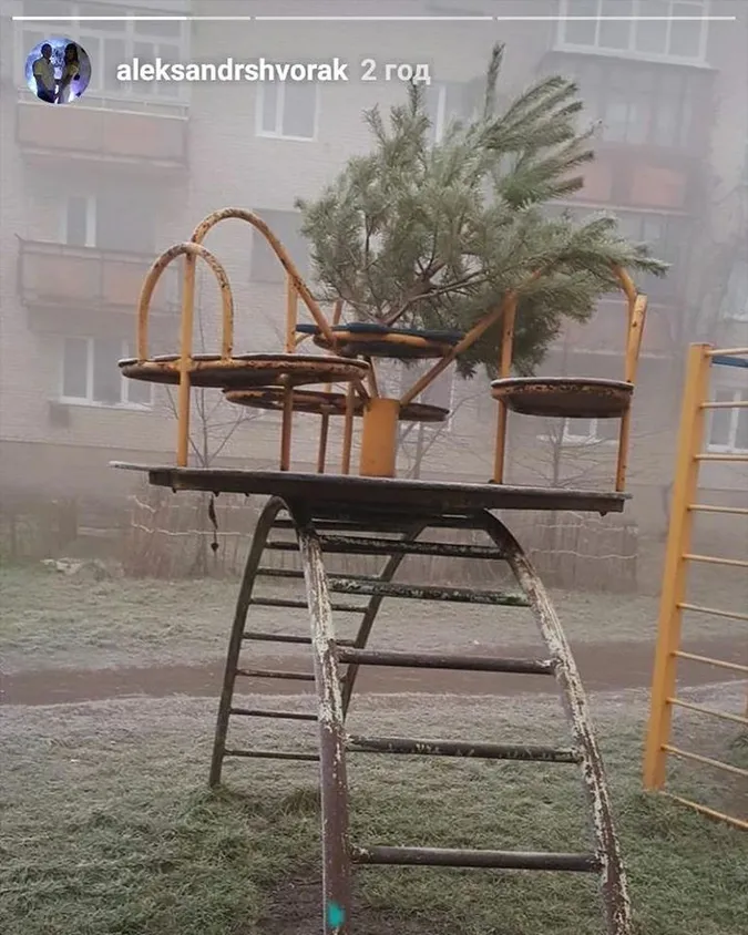 У Ковелі хулігани виламали каруселі на дитячому майданчику (фото)