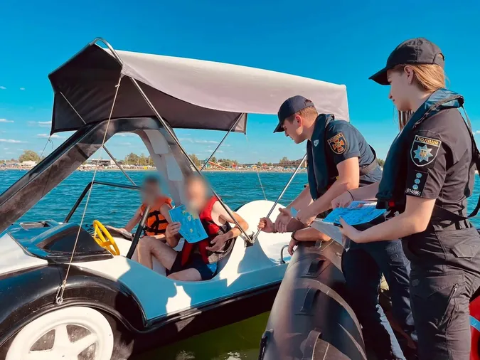 На Світязі штрафують за алкоголь на воді і катання без жилетів