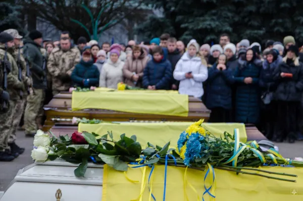 Нововолинськ попрощався одночасно з чотирма Героями (фото)